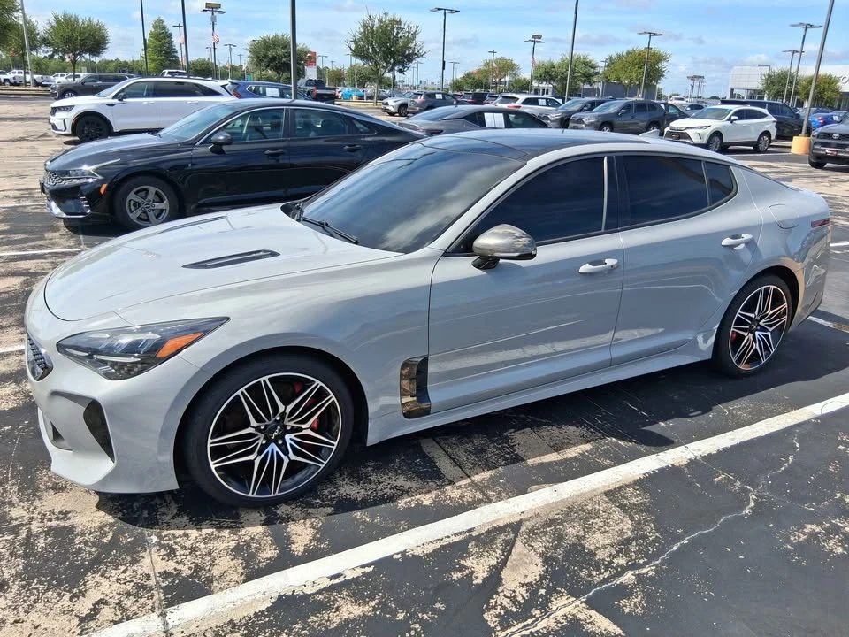 2022 Kia Stinger GT - Image 2 of 6