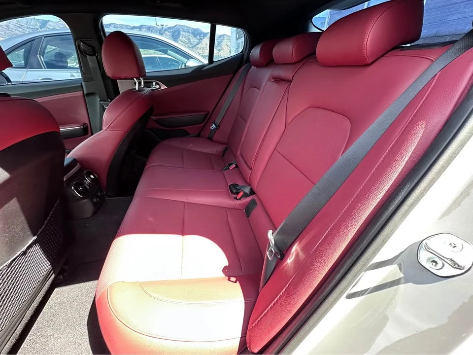 2022 Kia Stinger GT - Image 11 of 12