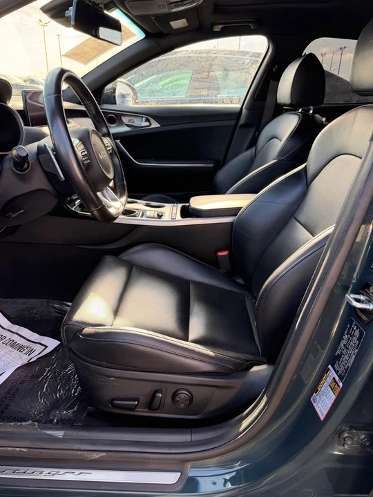 2022 Kia Stinger GT - Image 6 of 10