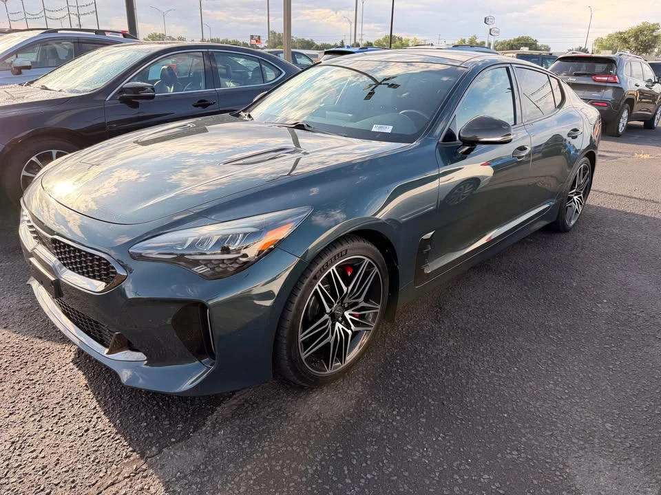 2022 Kia Stinger GT - Image 2 of 10