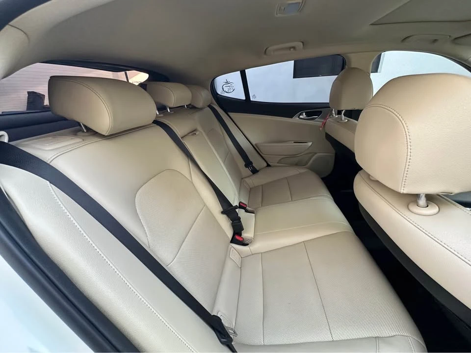 2022 Kia Stinger GT - Image 9 of 19