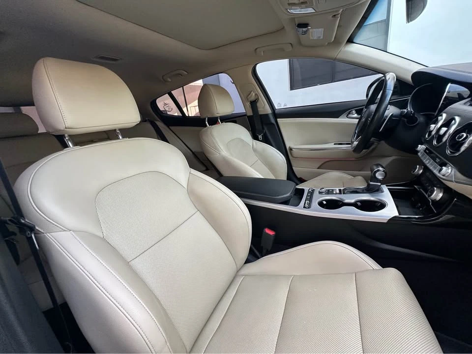 2022 Kia Stinger GT - Image 8 of 19