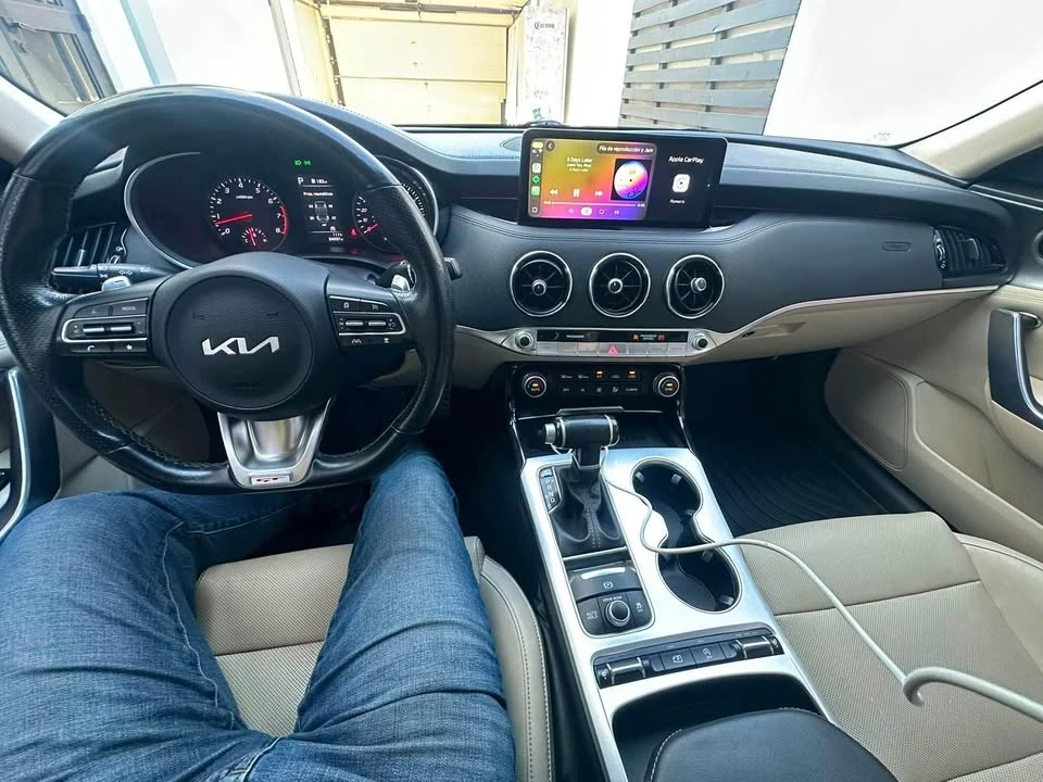 2022 Kia Stinger GT - Image 17 of 19