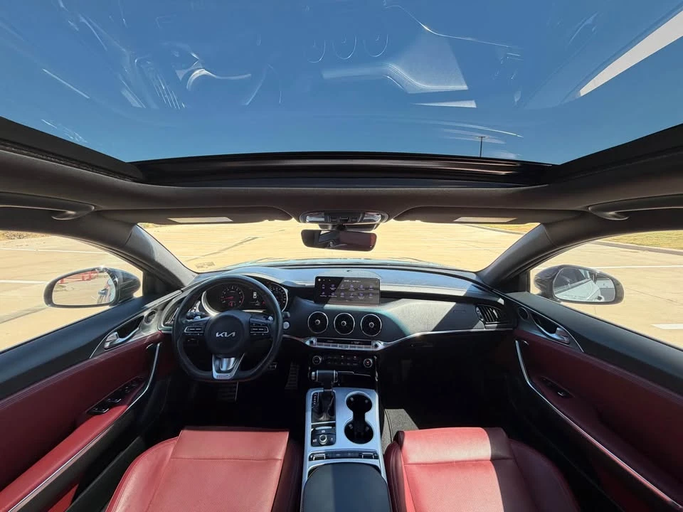 2022 Kia Stinger GT - Image 14 of 20