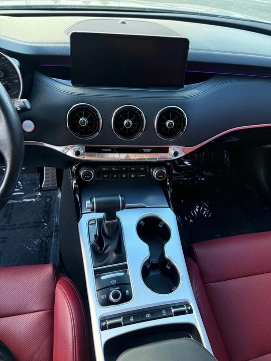 2022 Kia Stinger GT - Image 10 of 20