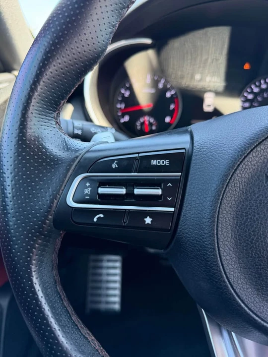 2022 Kia Stinger GT - Image 11 of 20