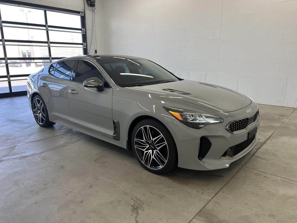 2022 Kia Stinger GT - Image 2 of 17