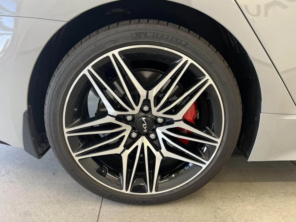 2022 Kia Stinger GT - Image 4 of 17
