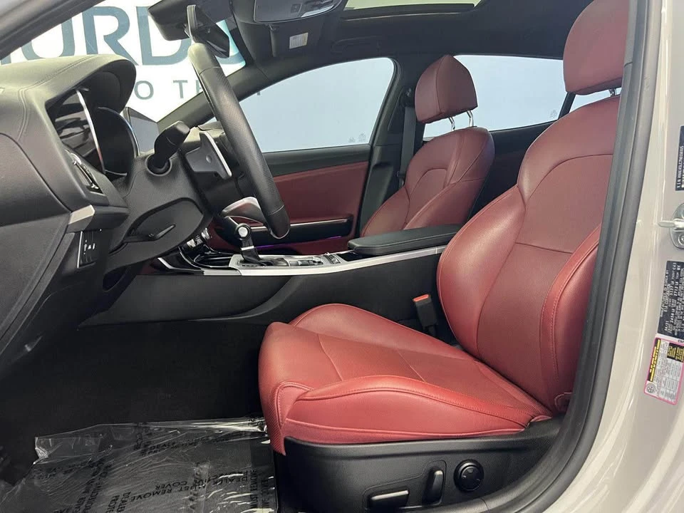 2022 Kia Stinger GT - Image 8 of 17