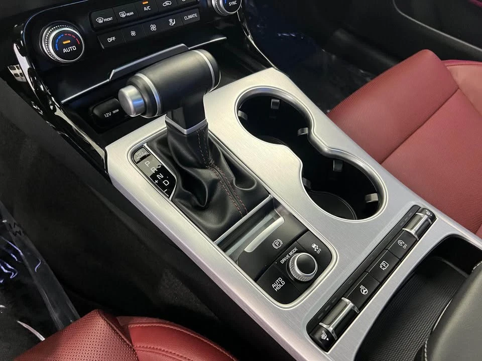 2022 Kia Stinger GT - Image 14 of 17