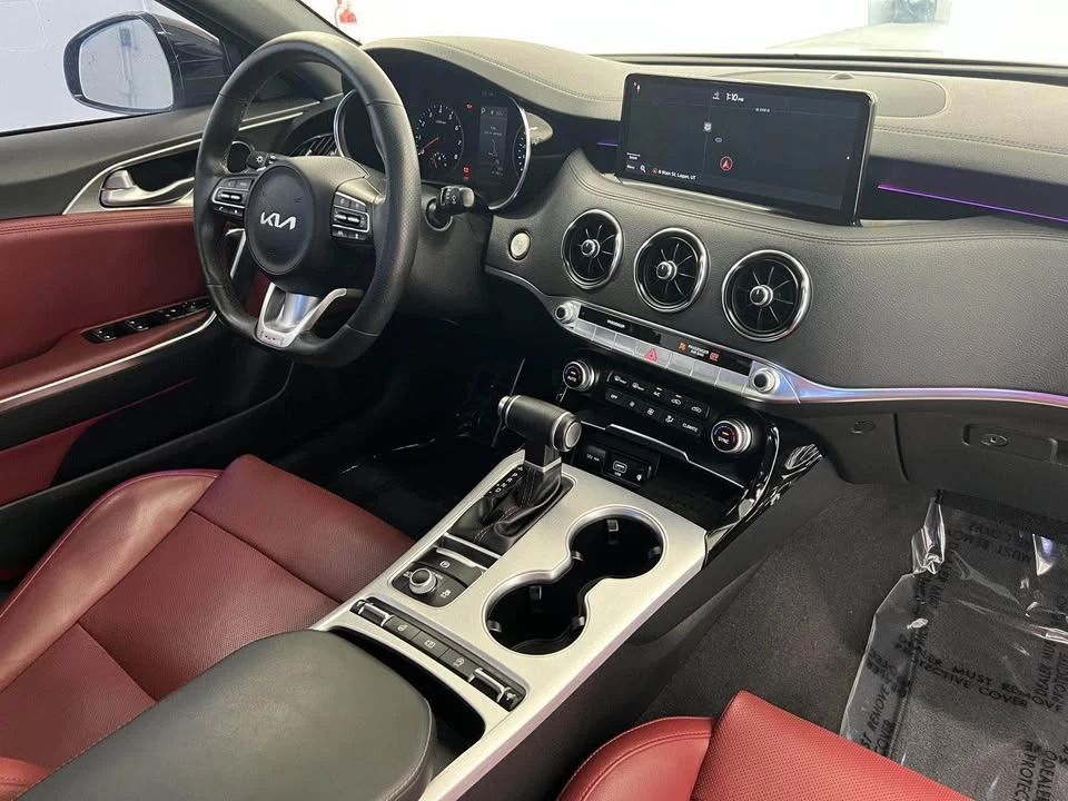 2022 Kia Stinger GT - Image 9 of 17