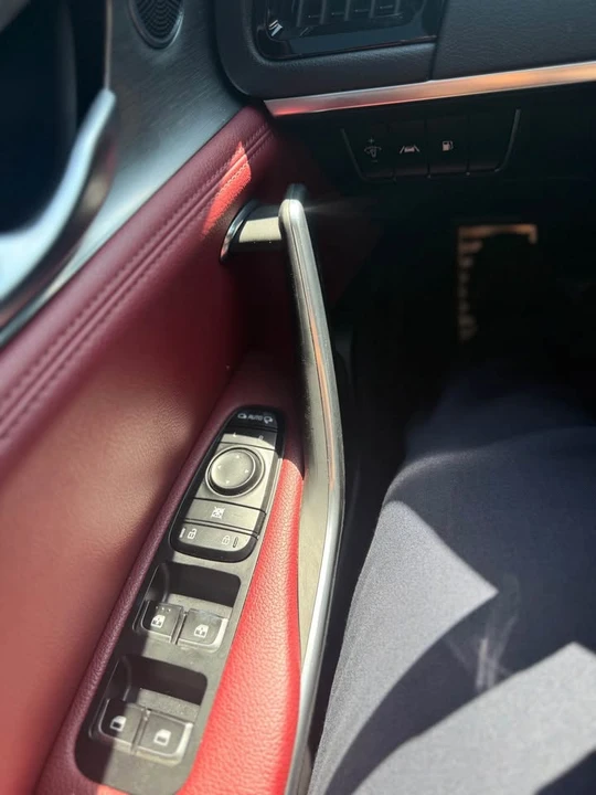 2022 Kia Stinger GT - Image 10 of 12
