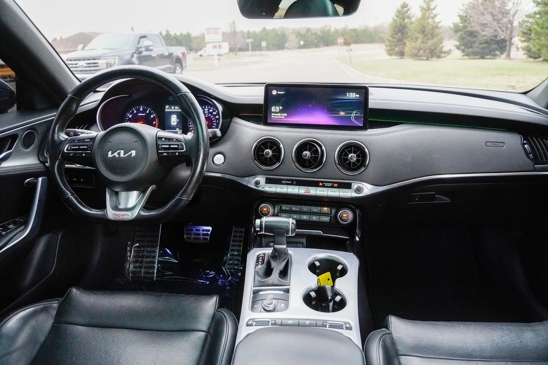 2022 Kia Stinger GT - Image 12 of 21