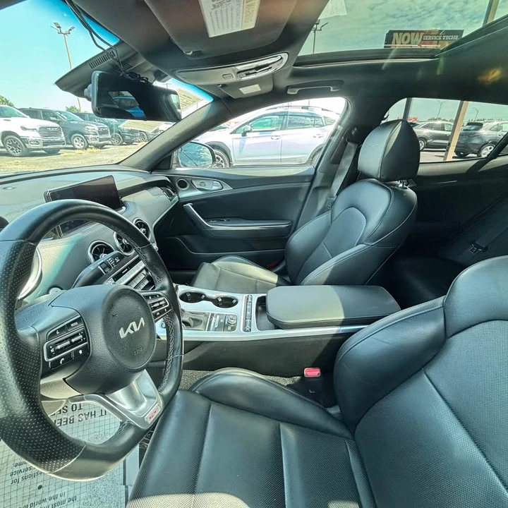 2022 Kia Stinger GT - Image 5 of 10