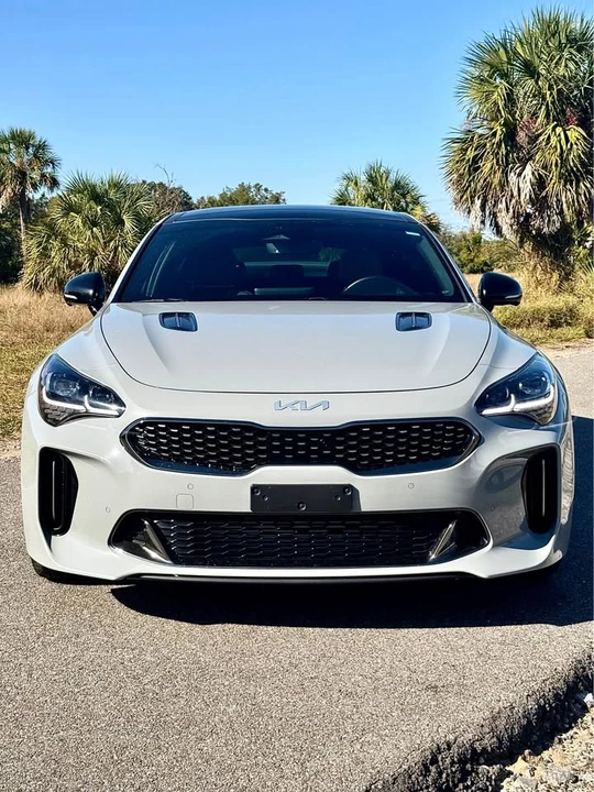 2022 Kia Stinger - Image 2 of 20