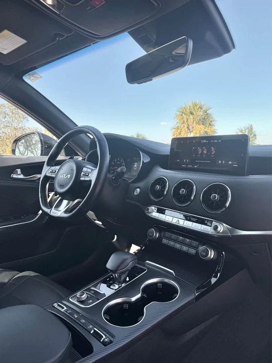 2022 Kia Stinger - Image 15 of 20