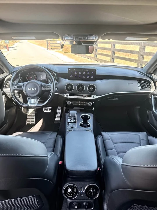 2022 Kia Stinger - Image 13 of 20