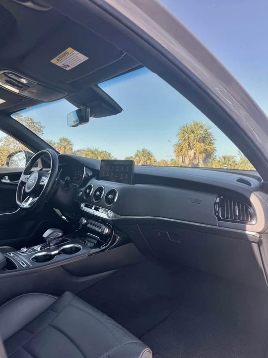 2022 Kia Stinger - Image 16 of 20