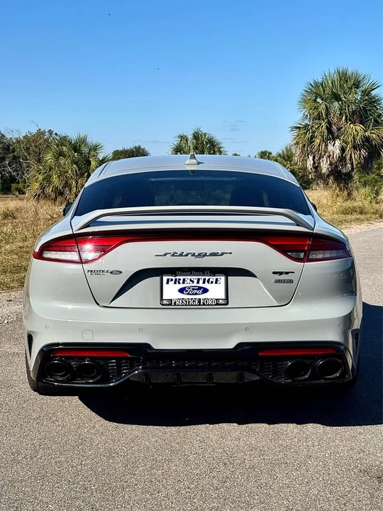2022 Kia Stinger - Image 8 of 20