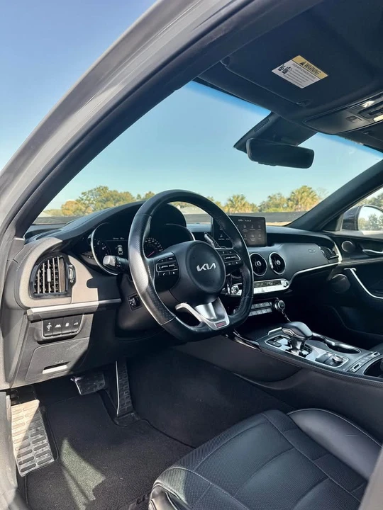 2022 Kia Stinger - Image 10 of 20