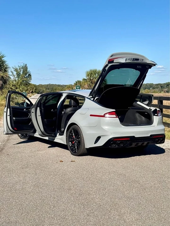 2022 Kia Stinger - Image 9 of 20