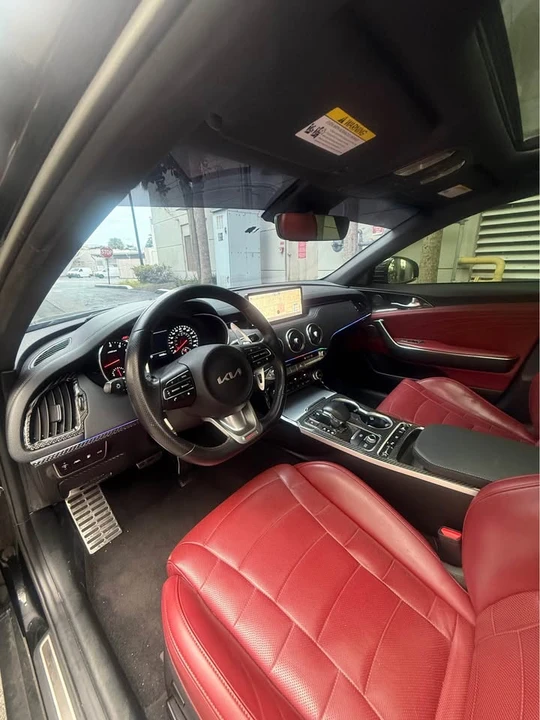2022 Kia Stinger GT - Image 9 of 17