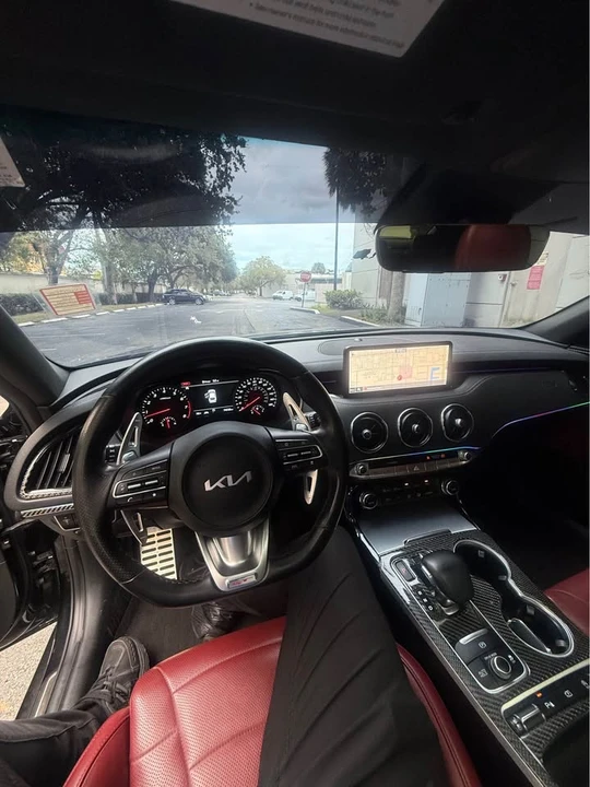 2022 Kia Stinger GT - Image 13 of 17