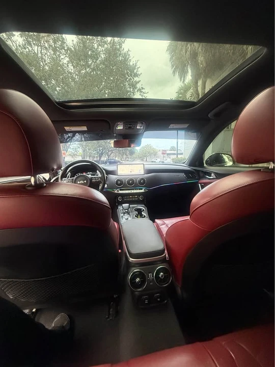 2022 Kia Stinger GT - Image 11 of 17
