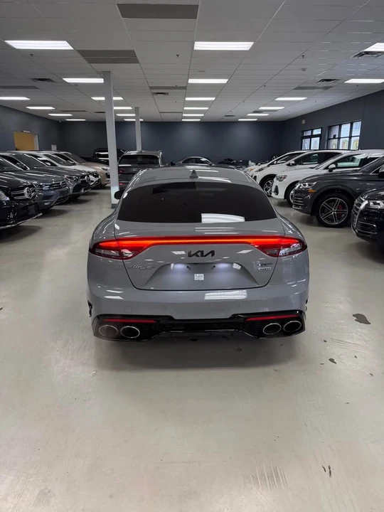 2022 Kia Stinger GT - Image 9 of 10