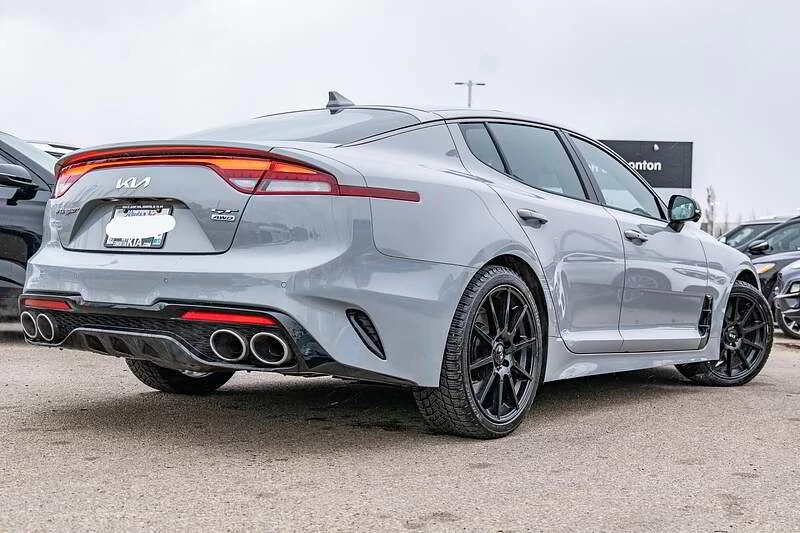 2022 Kia Stinger GT - Image 2 of 10