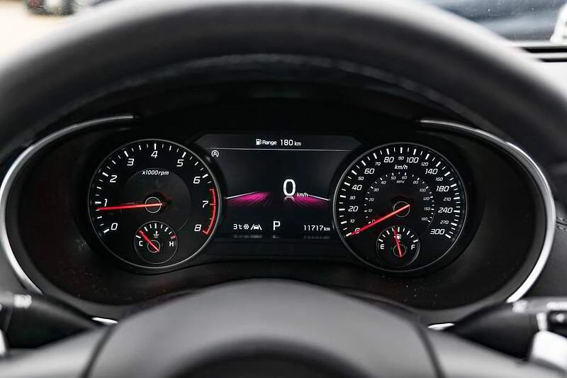 2022 Kia Stinger GT - Image 9 of 10