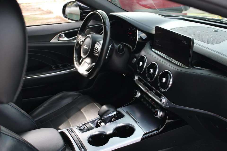 2022 Kia Stinger GT - Image 15 of 16