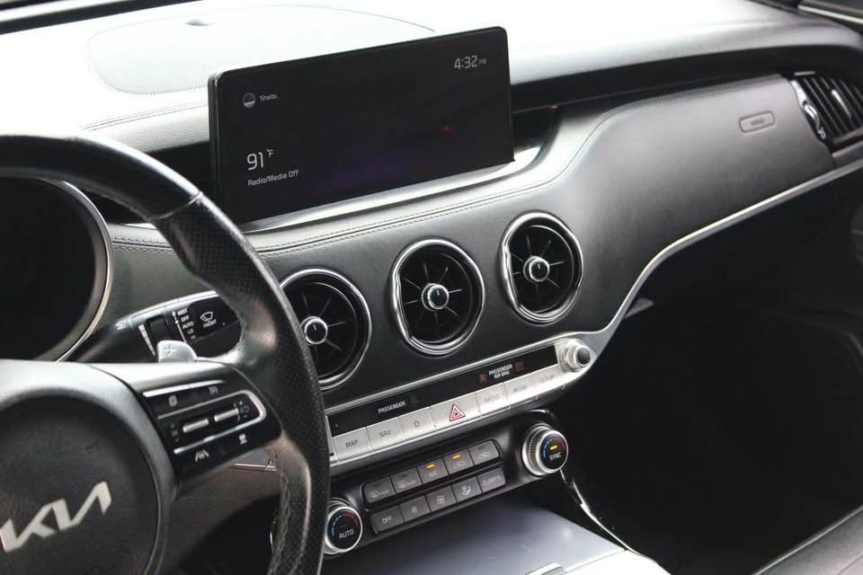 2022 Kia Stinger GT - Image 10 of 16