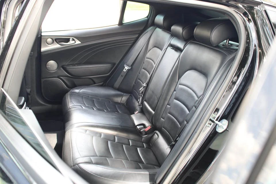 2022 Kia Stinger GT - Image 12 of 16