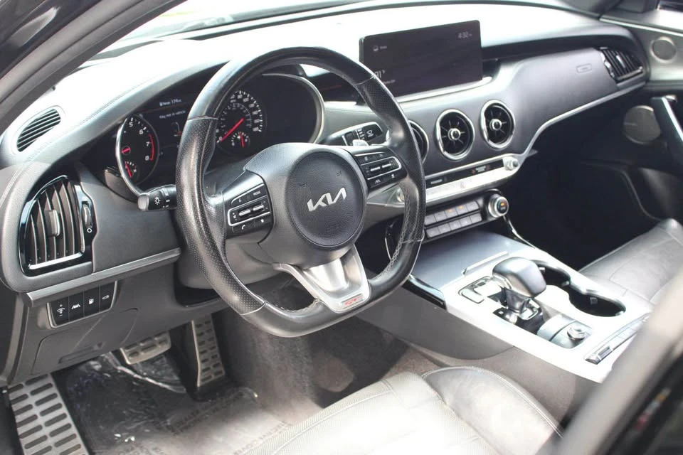 2022 Kia Stinger GT - Image 8 of 16