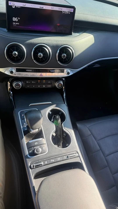 2022 Kia Stinger GT - Image 15 of 18
