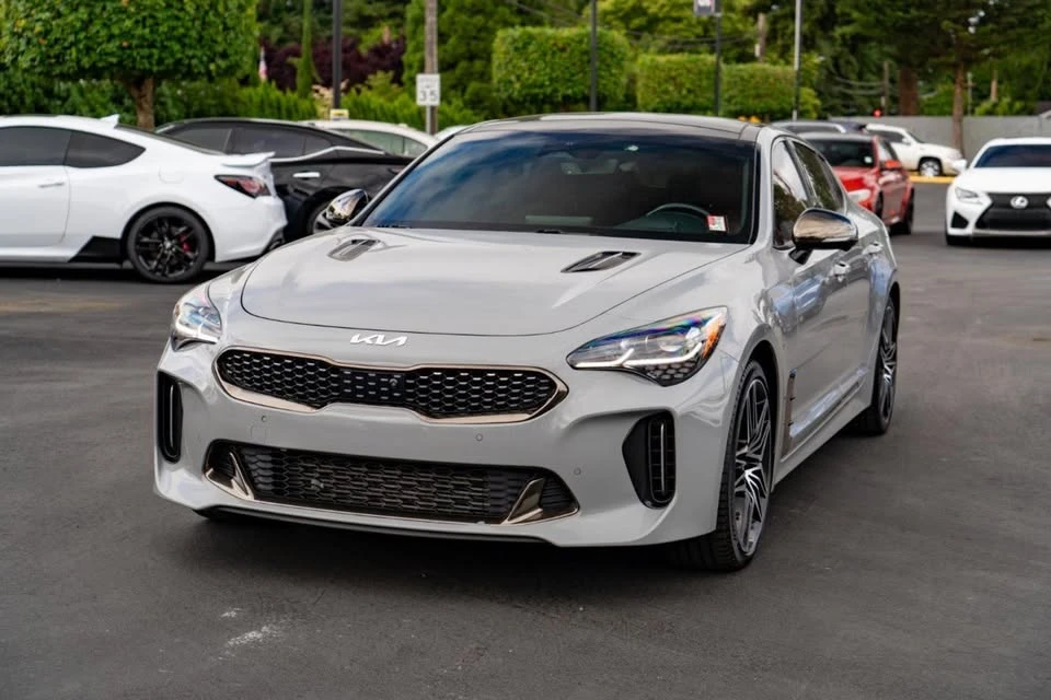 2022 Kia Stinger GT - Image 2 of 5