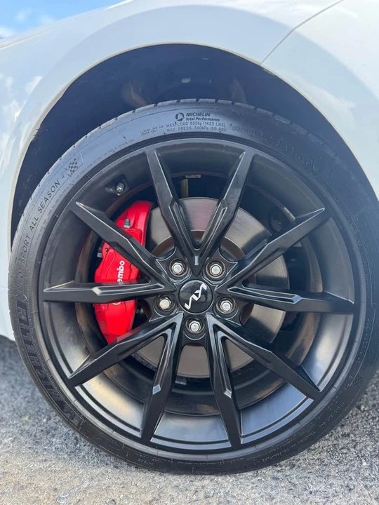 2022 Kia Stinger GT - Image 15 of 17