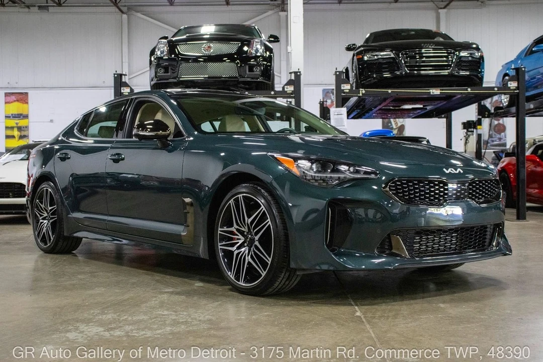 2022 Kia Stinger GT - Image 10 of 12