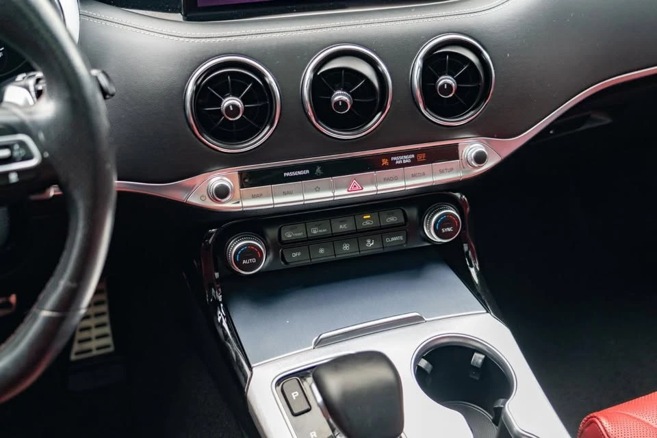 2022 Kia Stinger GT - Image 16 of 20