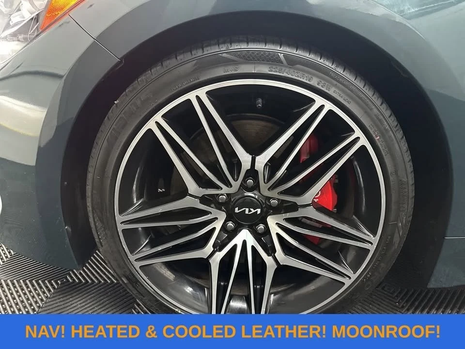 2022 Kia Stinger GT - Image 11 of 20