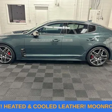 2022 Kia Stinger GT2