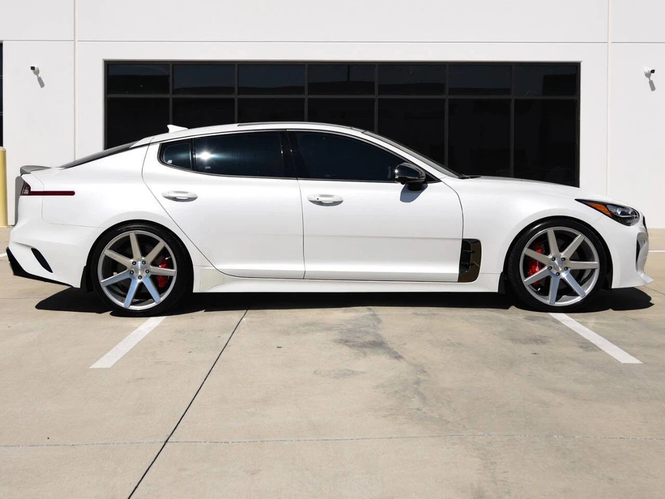 2022 Kia Stinger GT - Image 11 of 21