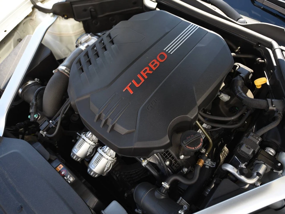 2022 Kia Stinger GT - Image 14 of 21