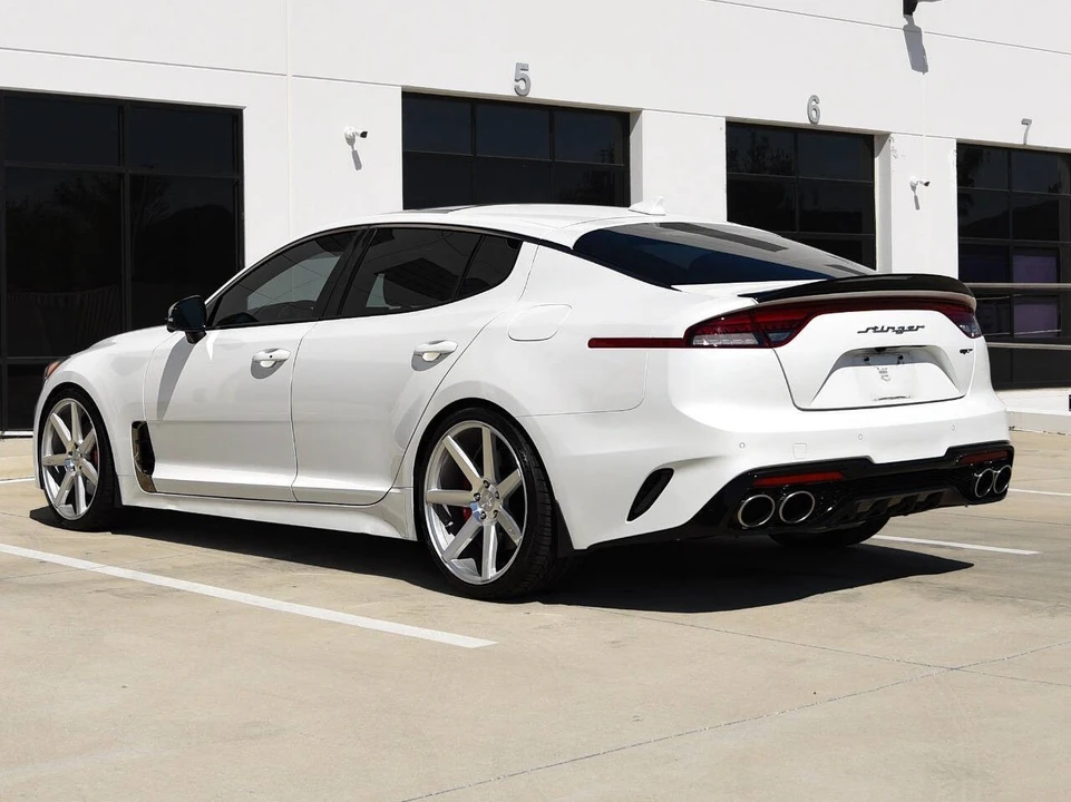 2022 Kia Stinger GT - Image 8 of 12