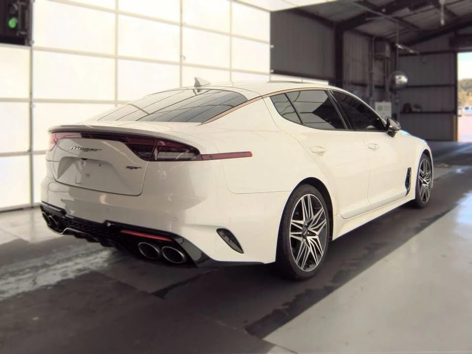 2022 Kia Stinger GT - Image 2 of 12