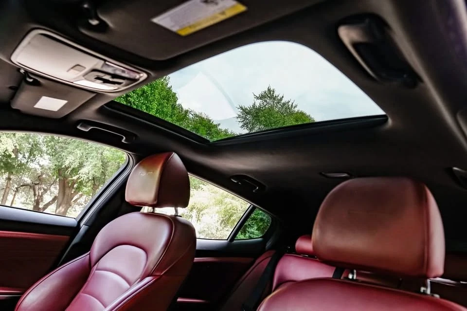 2022 Kia Stinger GT - Image 15 of 18