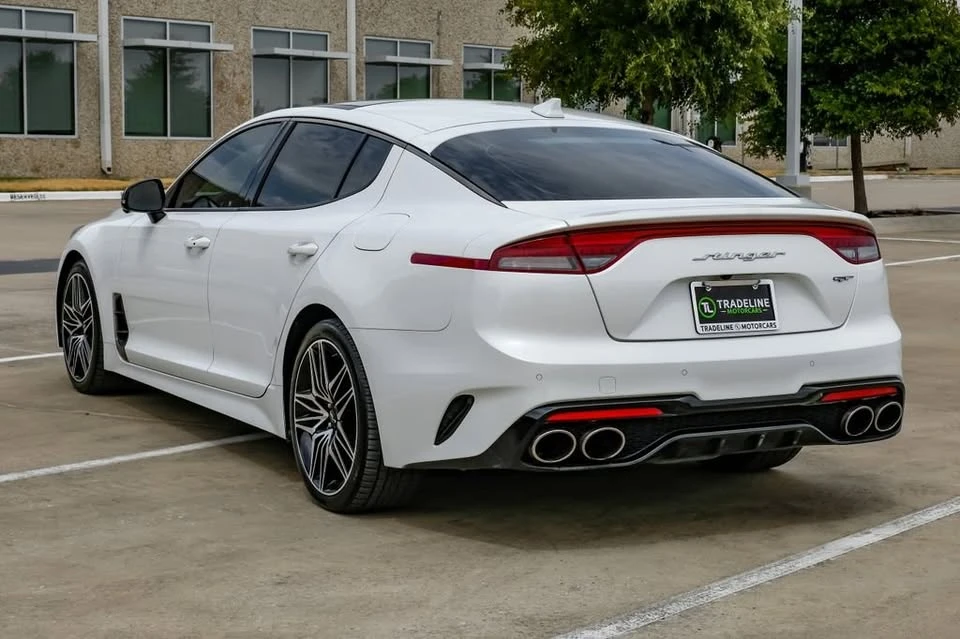 2022 Kia Stinger GT - Image 12 of 18