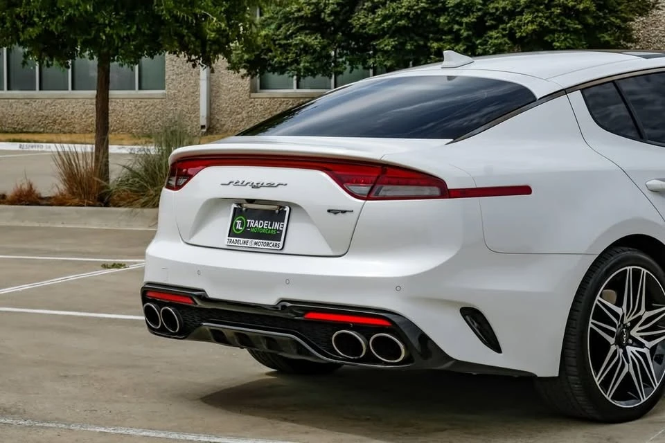 2022 Kia Stinger GT - Image 9 of 18