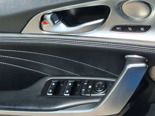 2022 Kia Stinger GT - Image 15 of 20
